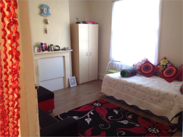 Rifat room photo