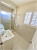 Karen Dinh room photo